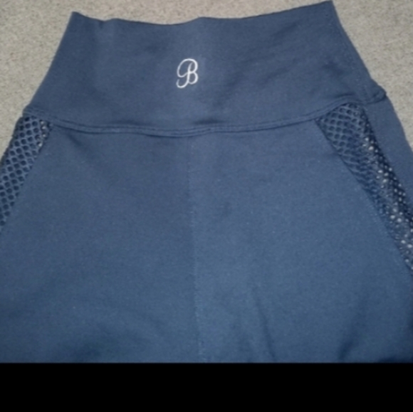 Bombshell Sportswear - Picture 3 of 3